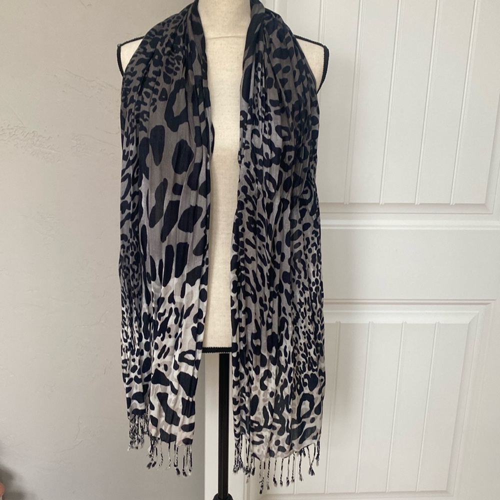 Beautiful black ombre tiger print scarf